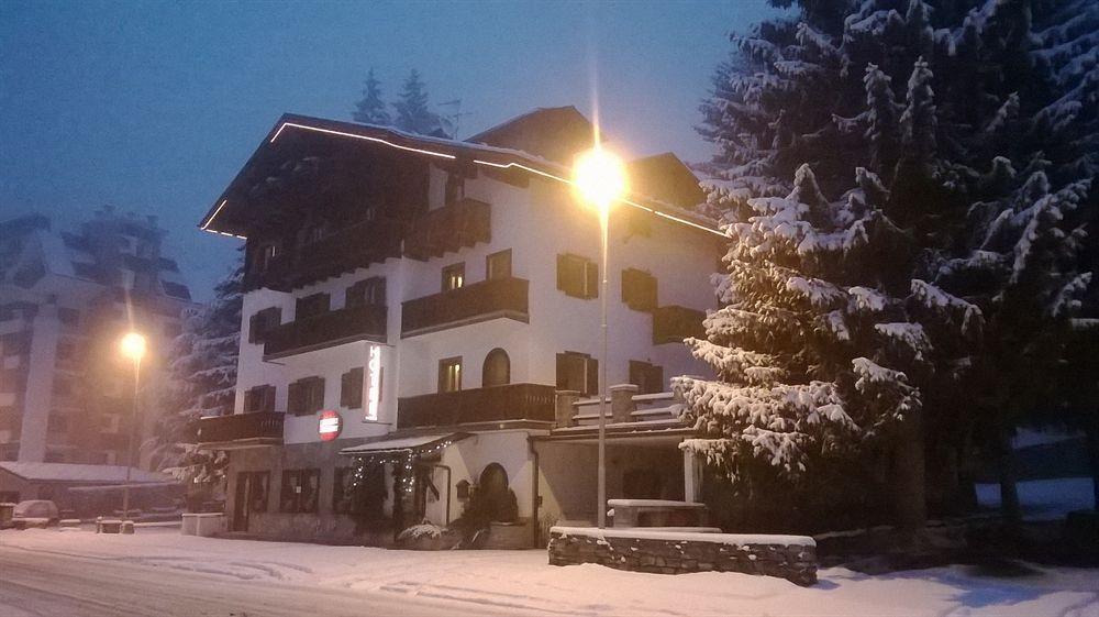 B&B Residence Checrouit Courmayeur Kültér fotó