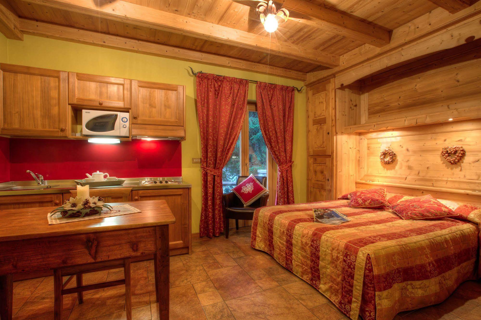 B&B Residence Checrouit Courmayeur Kültér fotó