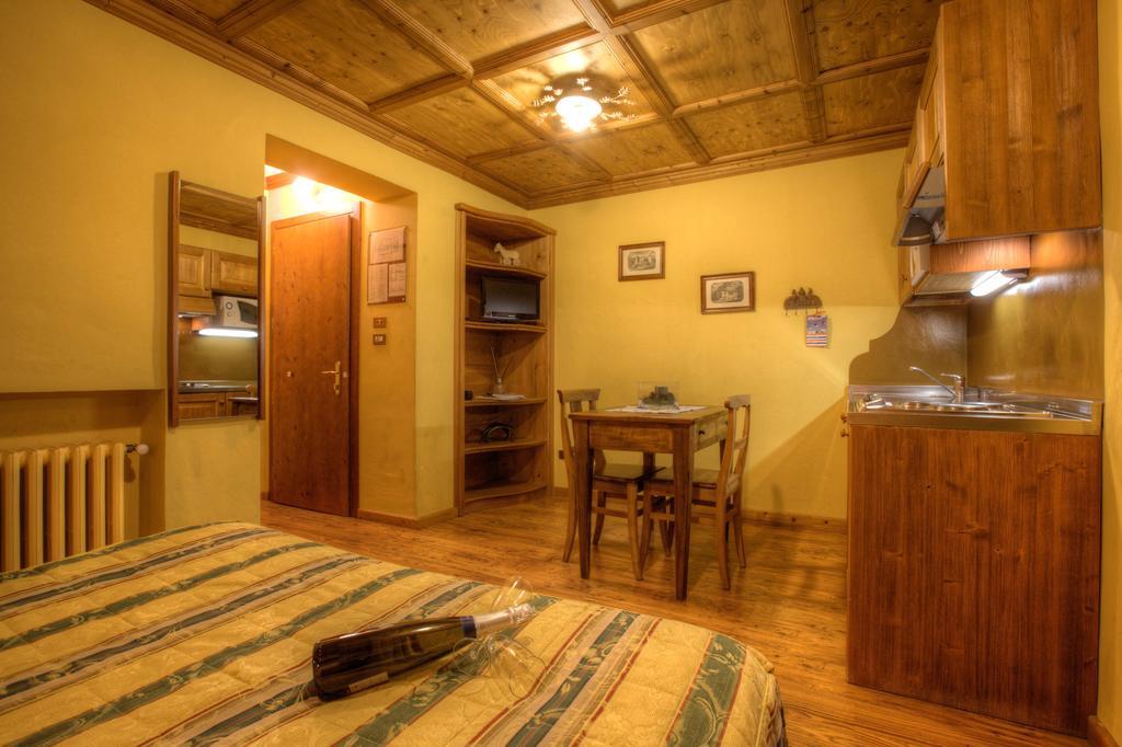 B&B Residence Checrouit Courmayeur Szoba fotó