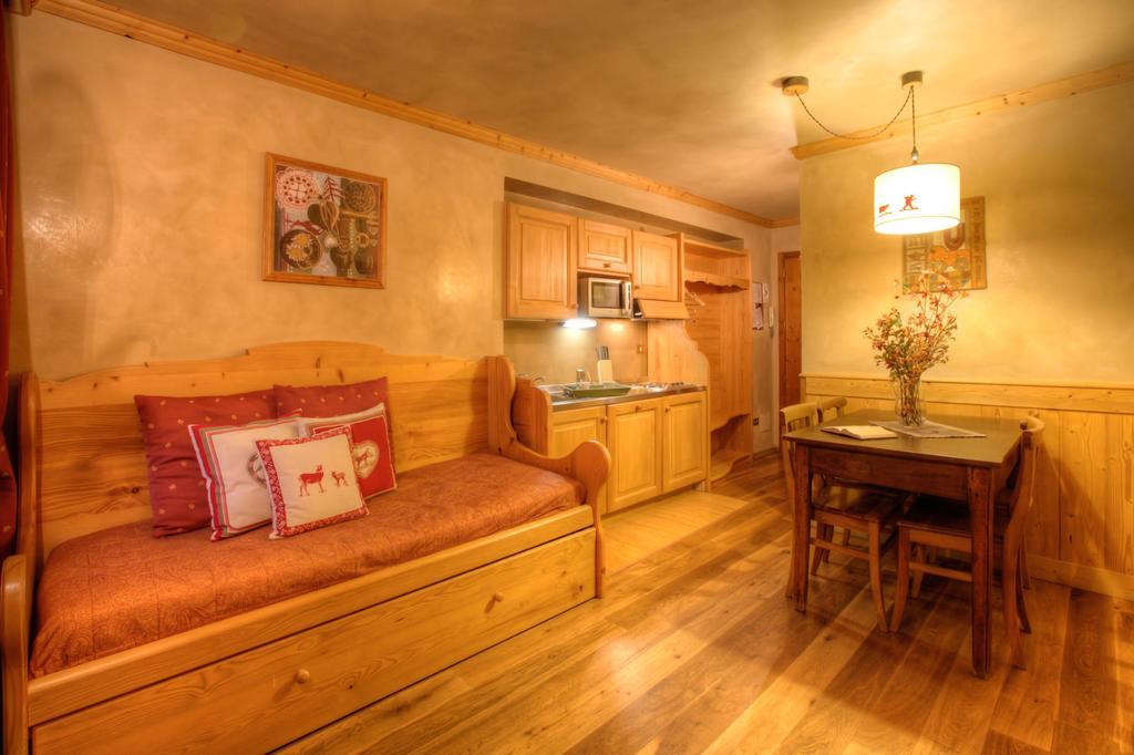 B&B Residence Checrouit Courmayeur Szoba fotó